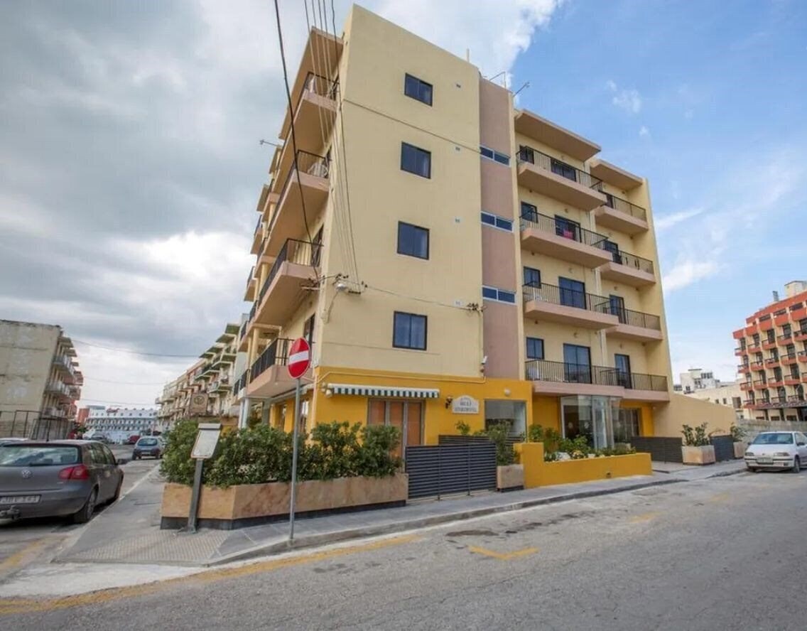 Готель Hotel & Apartments Huli 3*